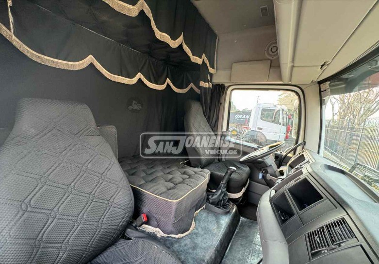 Volkswagen 24-280 E Constellation 6x2 - 21/22 9