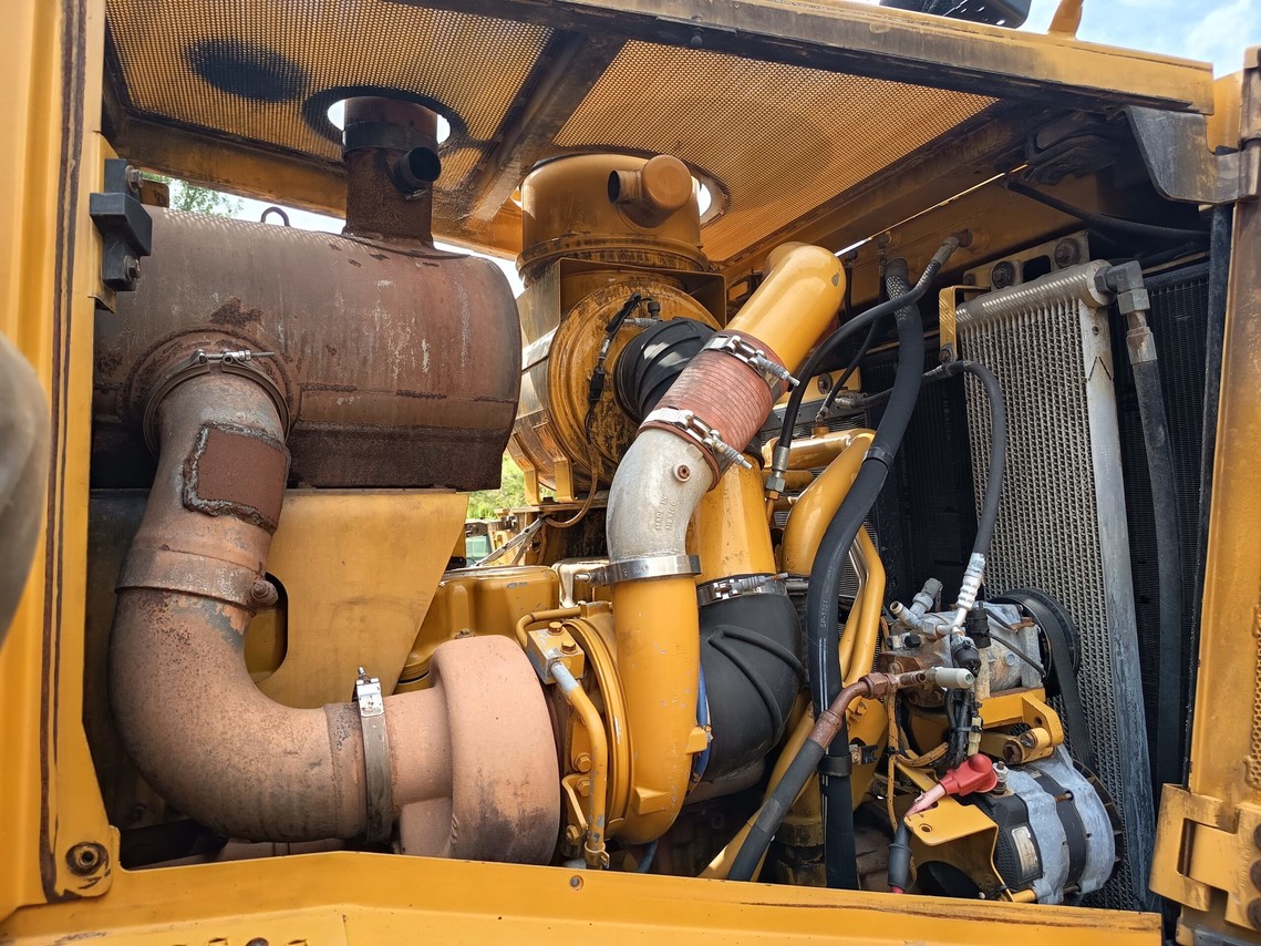 Caterpillar D8T - 15/15 12