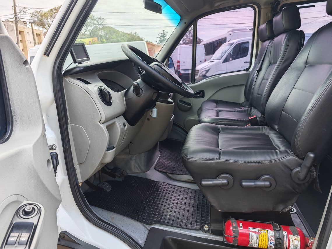 Renault Master Minibus - 11/12 6