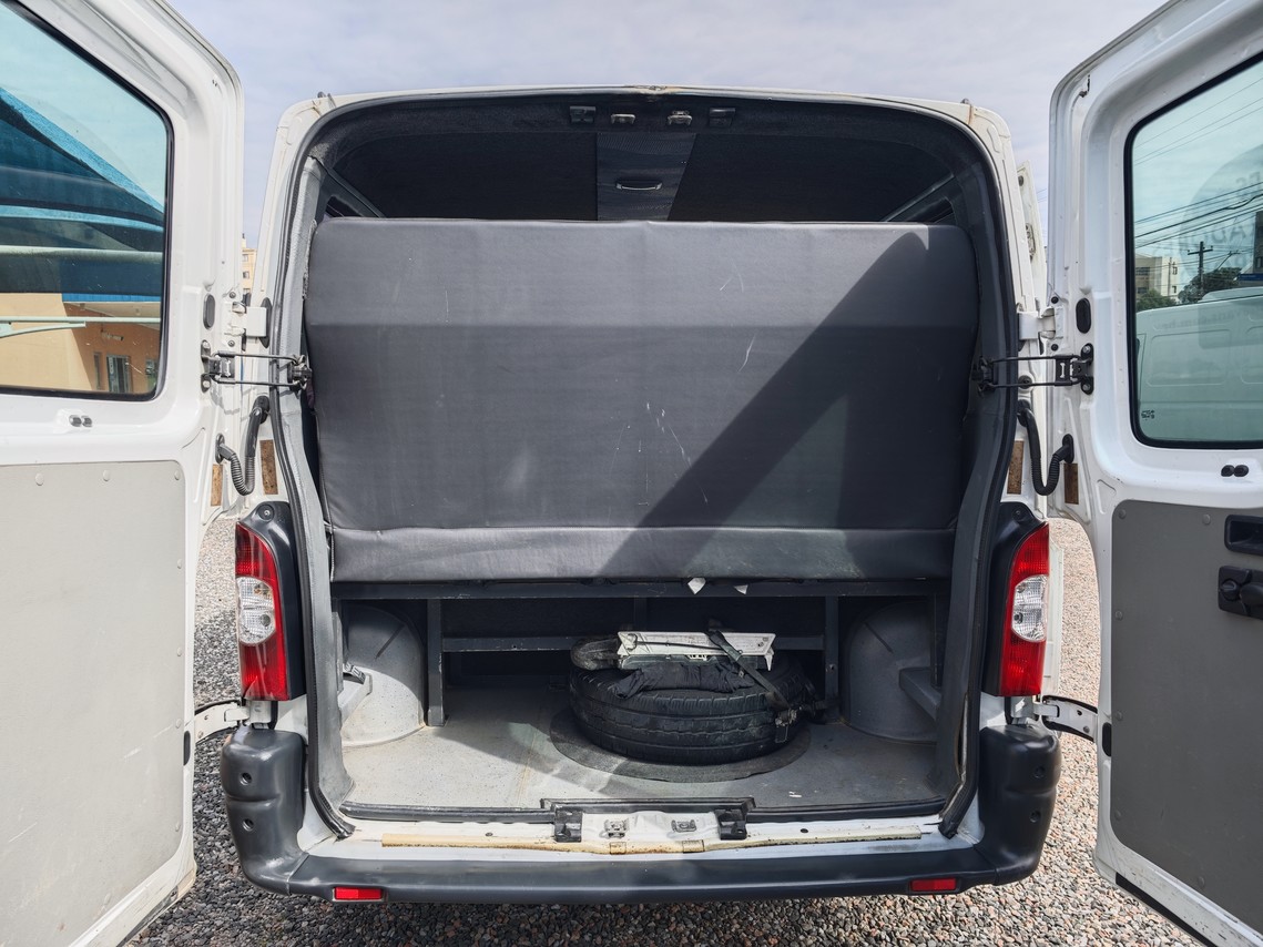 Renault Master Minibus - 11/12 21