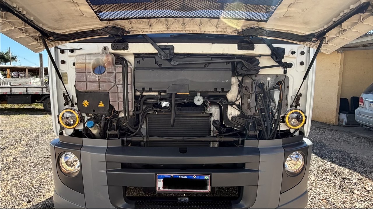 Volkswagen 24-250 E Constellation 3-Eixos - 08/08 6