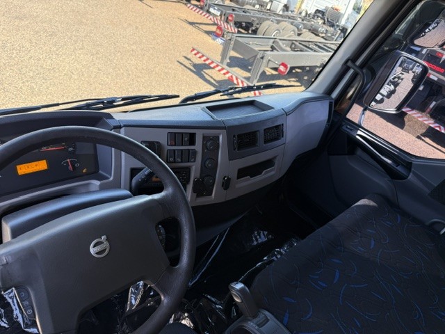 Volvo VM 270 - 16/16 8