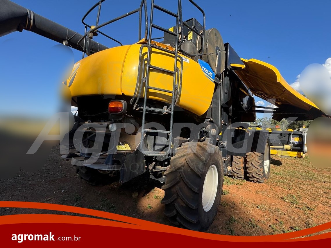 New Holland CR5.85 - 18/18 2