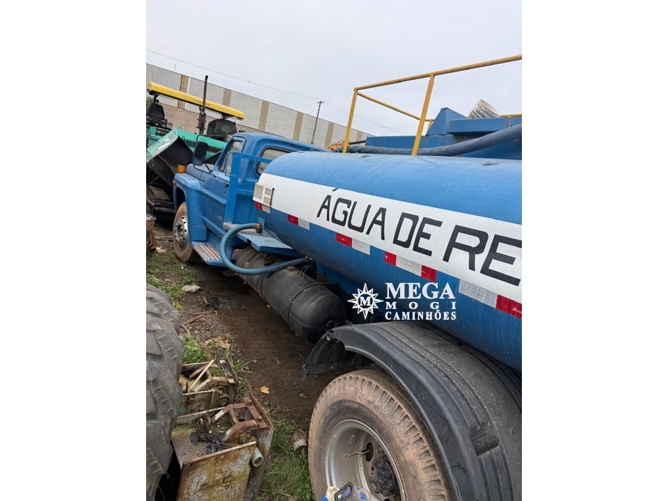 Ford F700 - 80/80 9