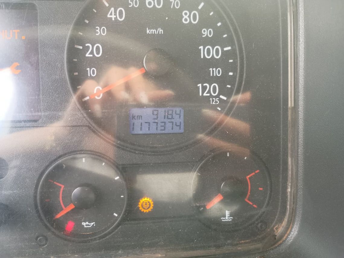 Volkswagen 26-260 E Constel. 6x4 - 20/10 2
