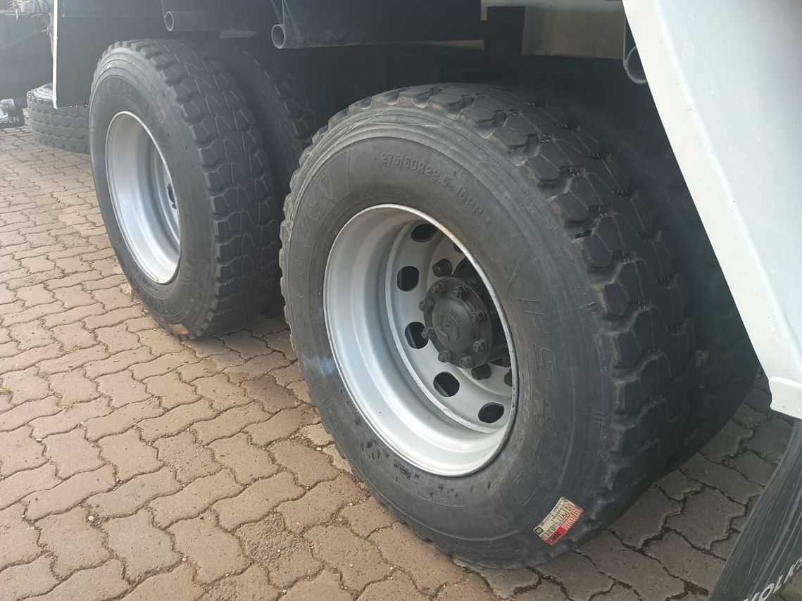Volkswagen 26-260 E Constel. 6x4 - 20/10 6