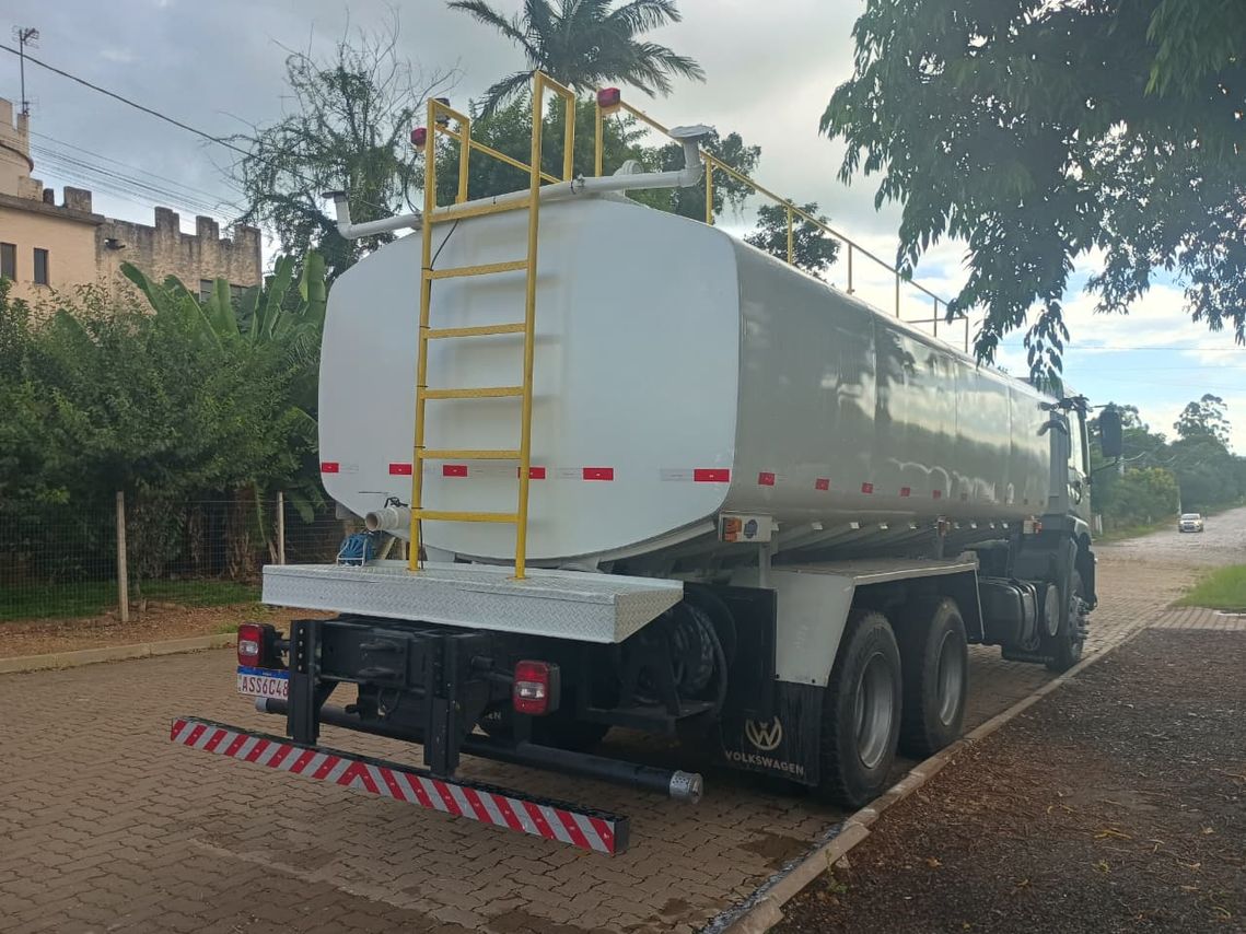Volkswagen 26-260 E Constel. 6x4 - 20/10 7