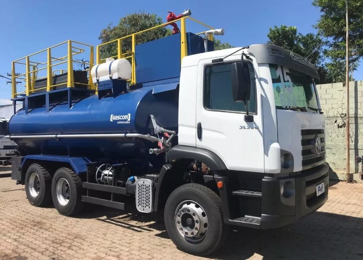 Volkswagen 31-330 E Constellation 6x4 - 14/15 4