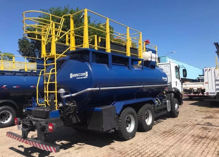 Volkswagen 31-330 E Constellation 6x4 - 14/15 8
