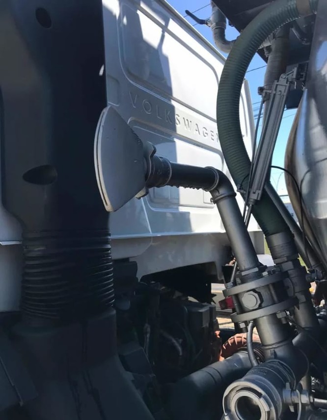 Volkswagen 31-330 E Constellation 6x4 - 14/15 12