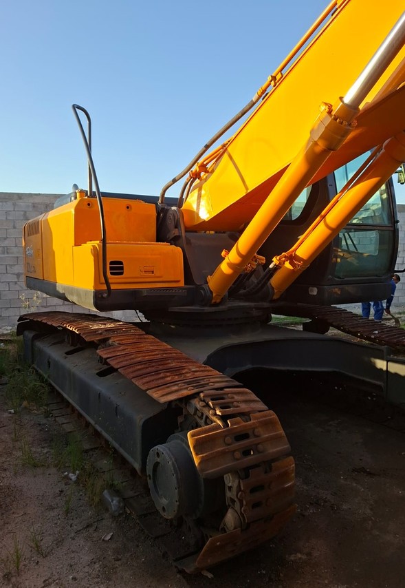 Hyundai R320 - 09/09 3
