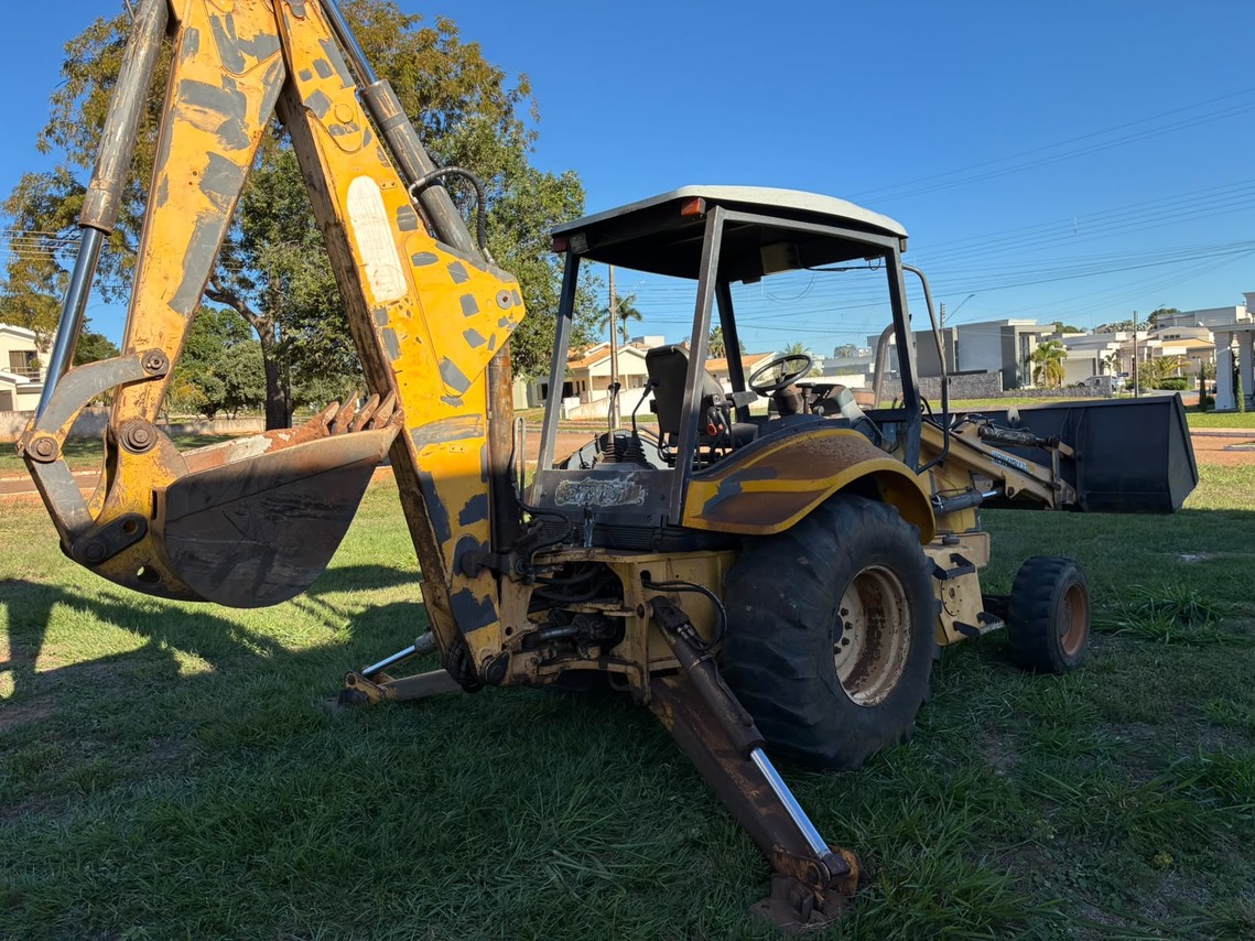 New Holland  LB90 - 06/06 4