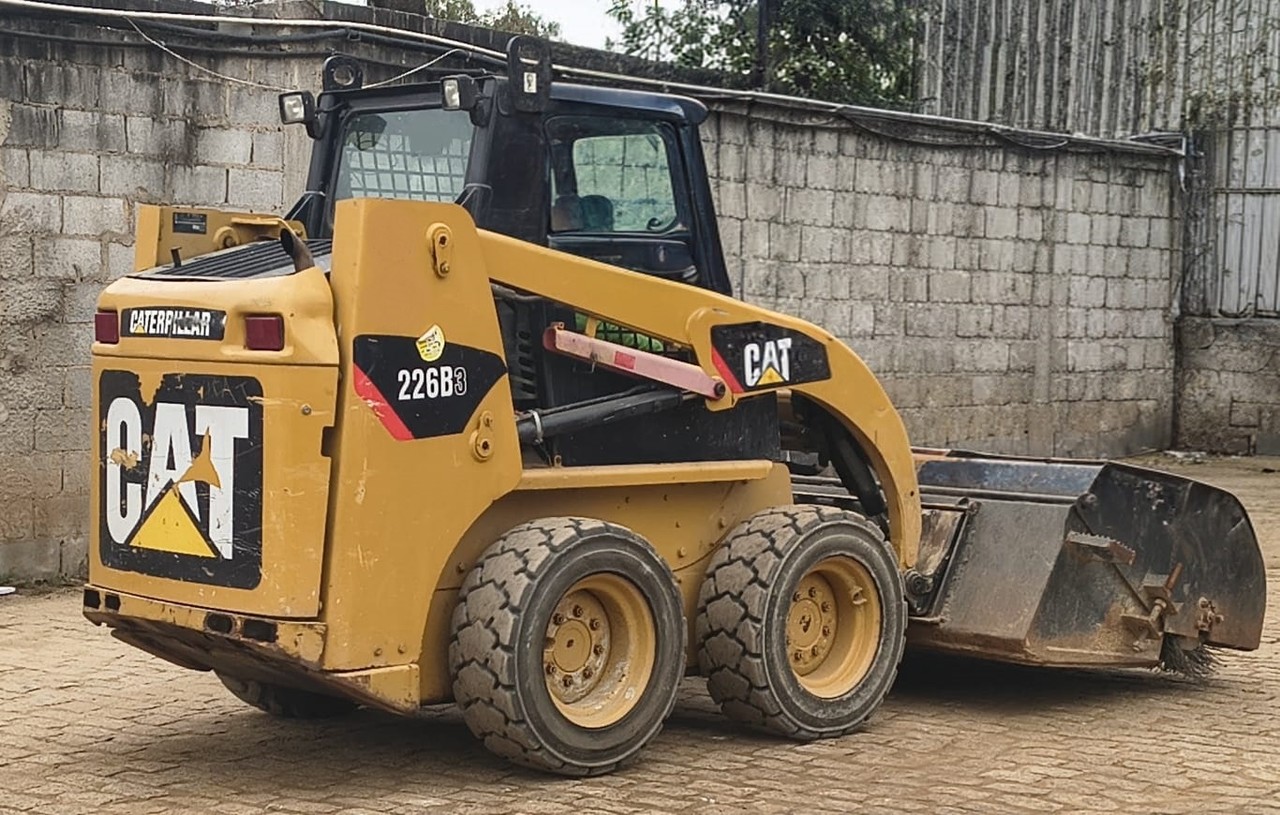 Caterpillar 226 - 16/16 2