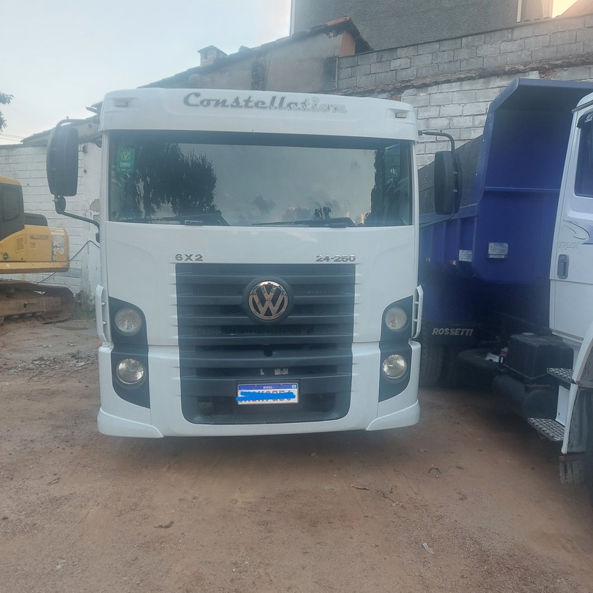 Volkswagen 24-250 E Constellation 3-Eixos - 12/12 2