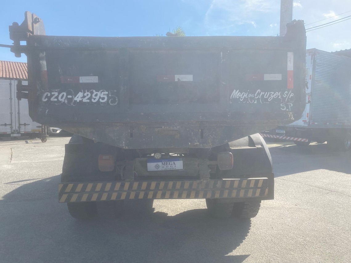 Ford F7000 - 79/79 2