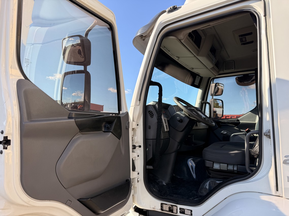 Volvo VM 270 - 17/17 13