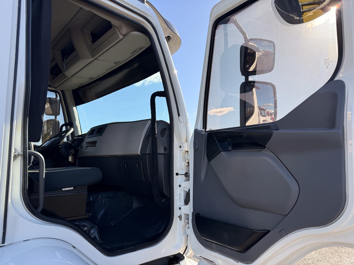 Volvo VM 270 - 17/17 20