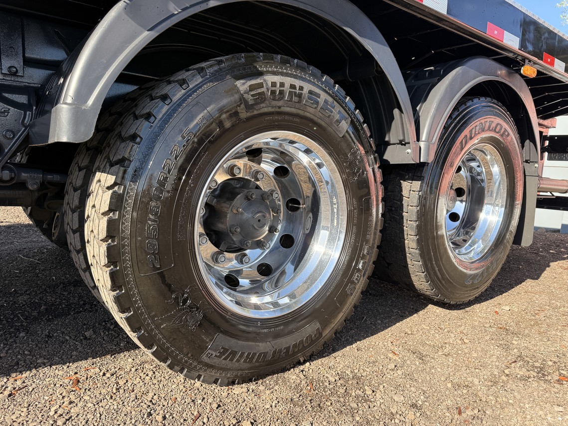 Volvo VM 270 - 17/17 22