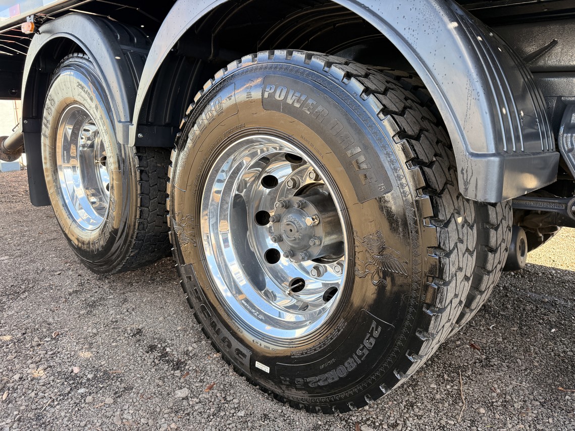 Volvo VM 270 - 17/17 25