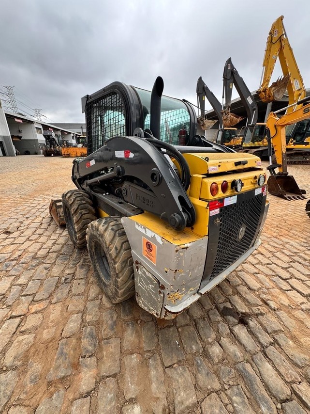 New Holland L218 - 18/18 4