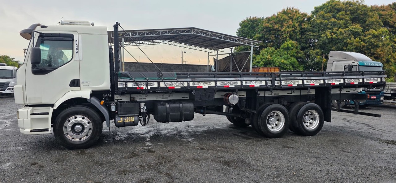 Volvo VM 270 - 12/12 11