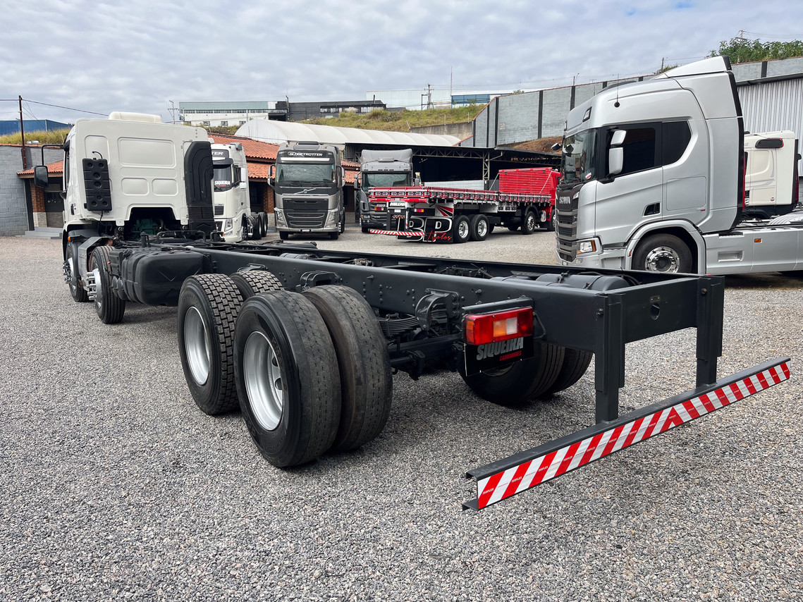 Volvo VM330 - 15/15 6