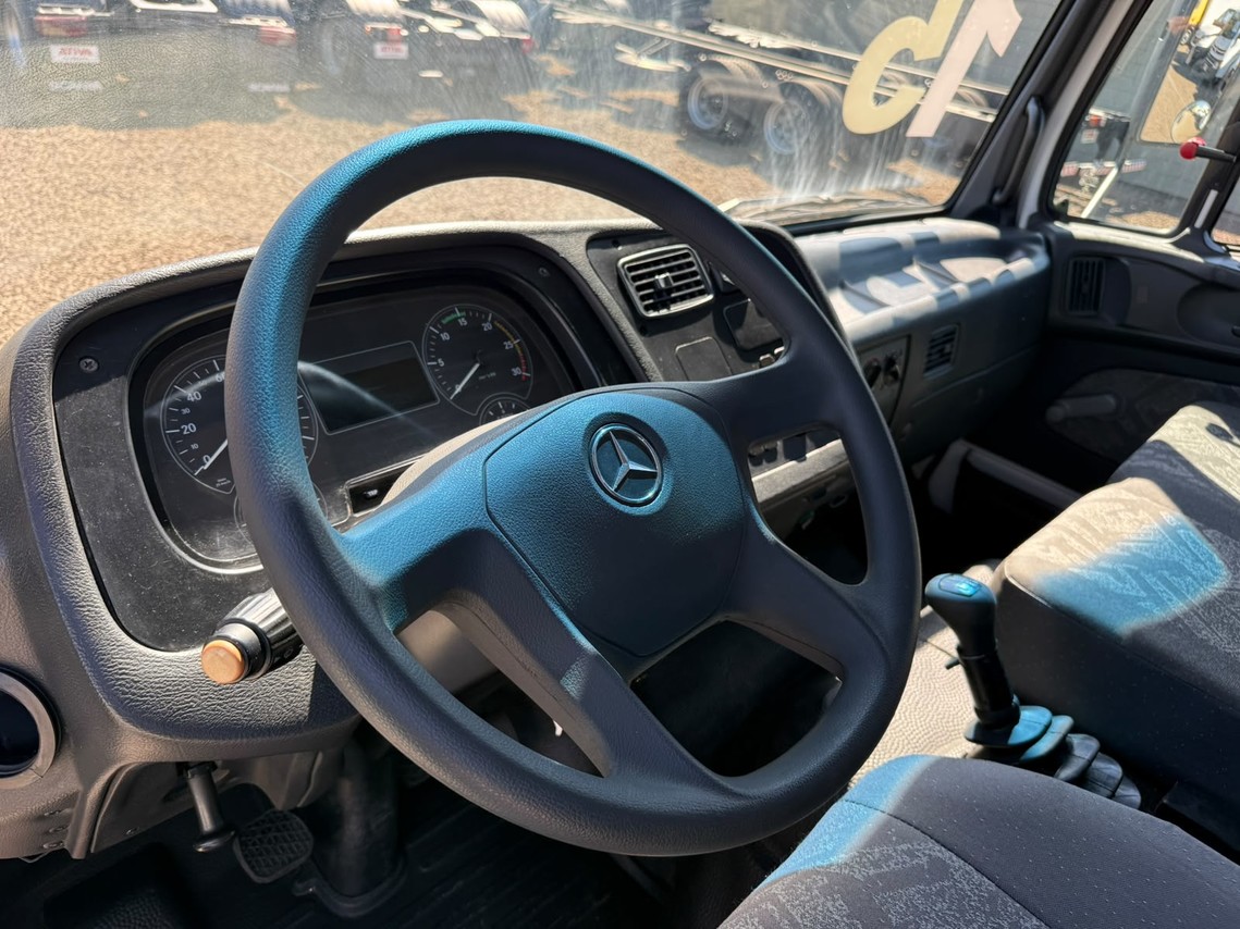 Mercedes Benz Atron 1719 - 15/15 8