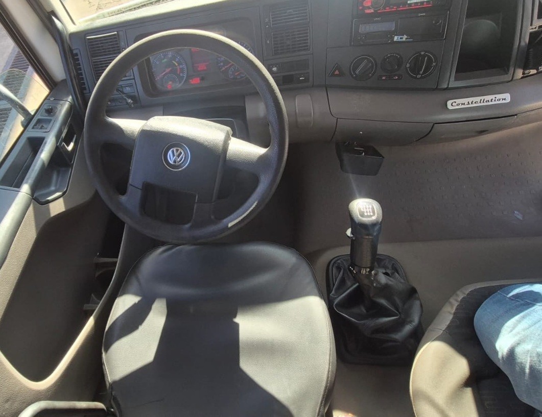 Volkswagen 17-230 E Constellation (DIESEL)(E5) - 18/19 3