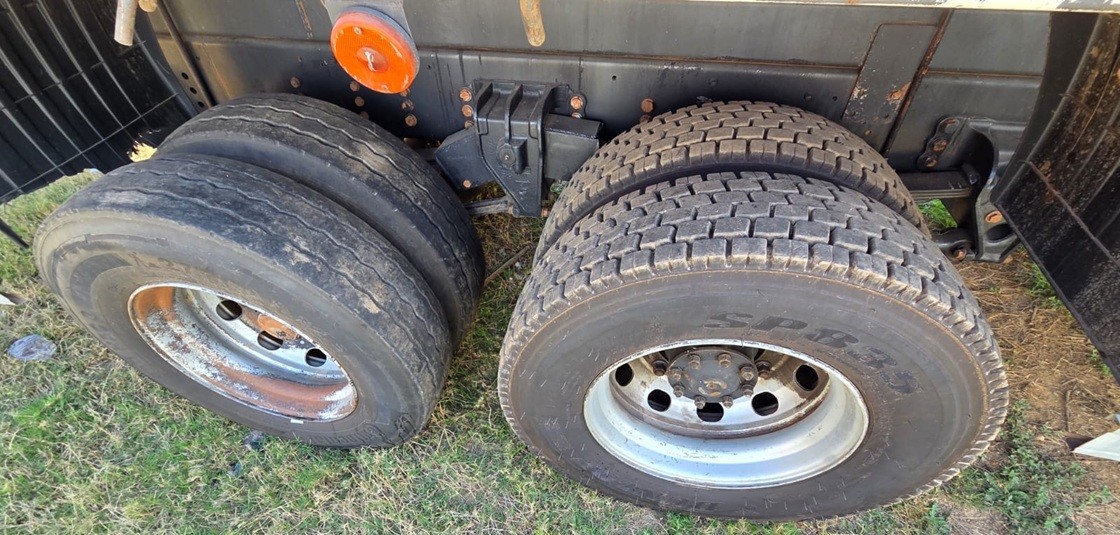Volkswagen 24-280 E Constellation 6x2 - 14/15 11
