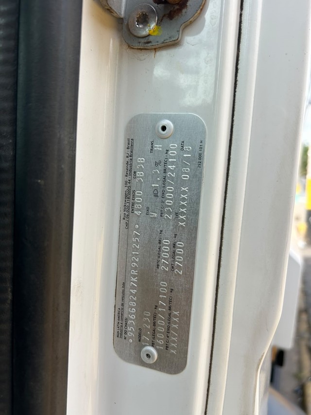 Volkswagen 17-230 E Constellation (DIESEL)(E5) - 18/19 11