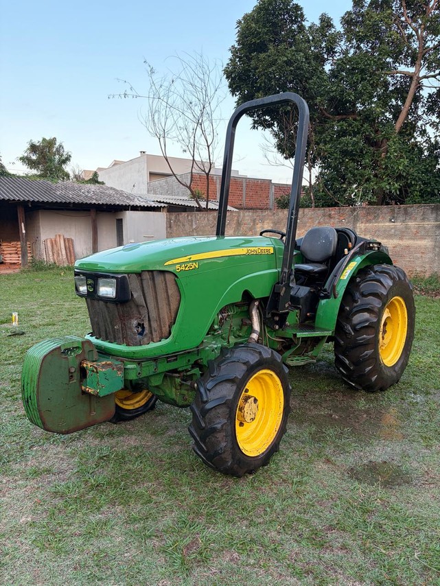 John Deere 5425N - 12/12 8
