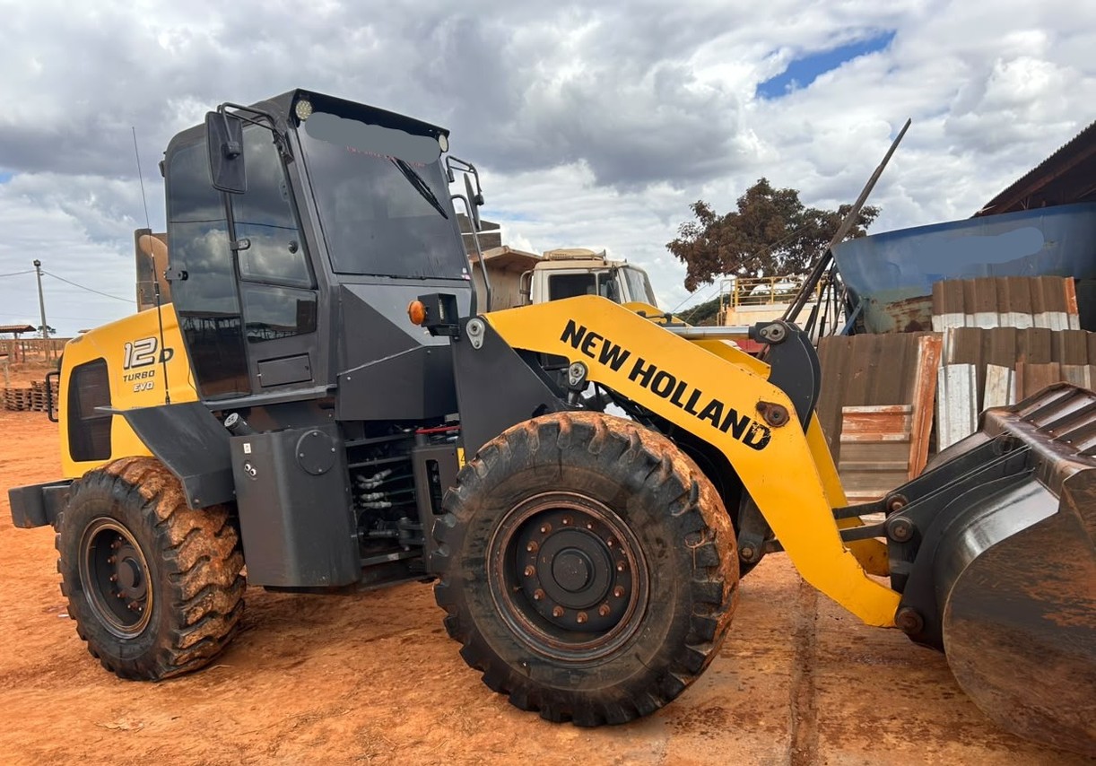 New Holland 12D - 20/20 5