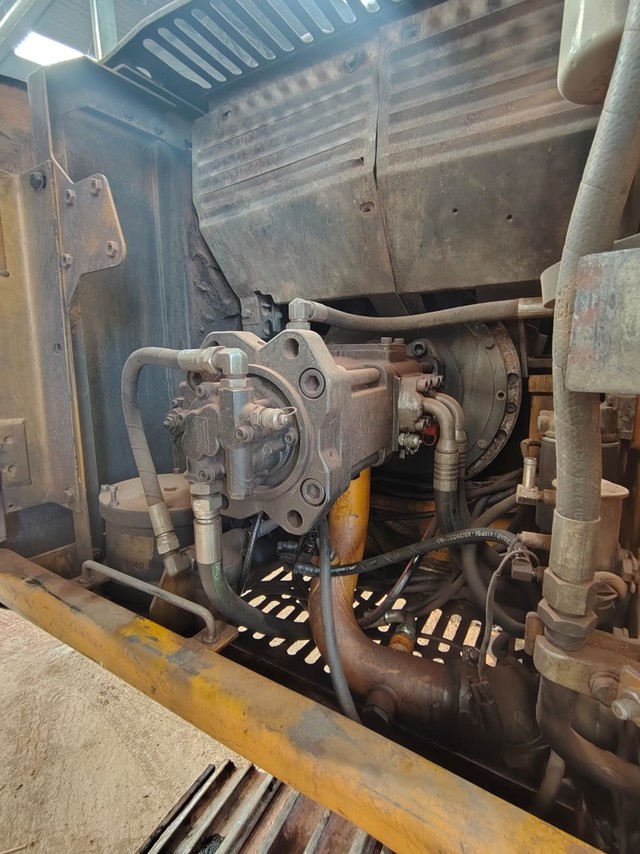 JCB JS200 LC - 11/11 3