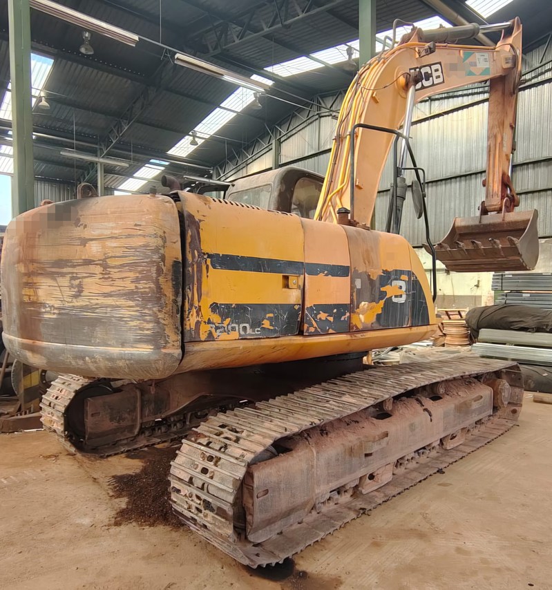 JCB JS200 LC - 11/11 8