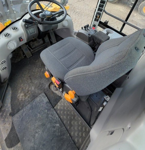 Volvo L90F - 24/24 8
