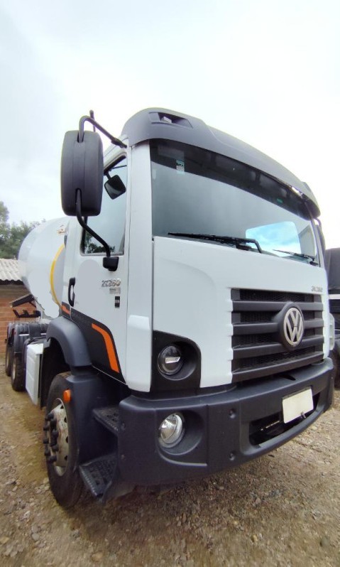 Volkswagen VW 27260 Constellation 6x4 - 23/24 3