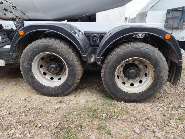 Volkswagen VW 27260 Constellation 6x4 - 23/24 11