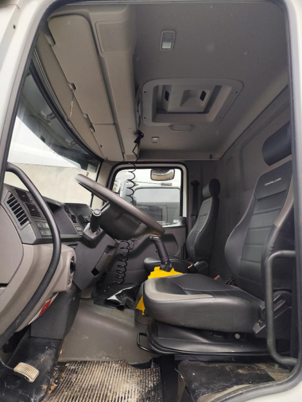 Volkswagen VW 27260 Constellation 6x4 - 23/24 13