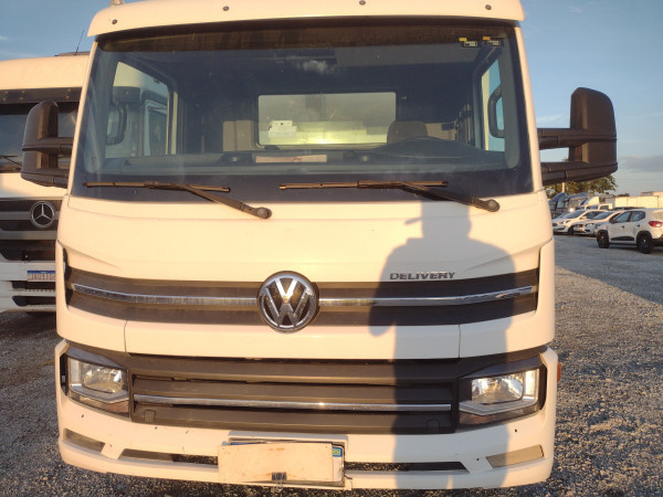 Volkswagen 13-180 Delivery 6x2 - 22/23 16