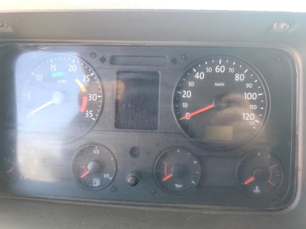 Volkswagen 24-250 E Constellation 3-Eixos - 11/11 11