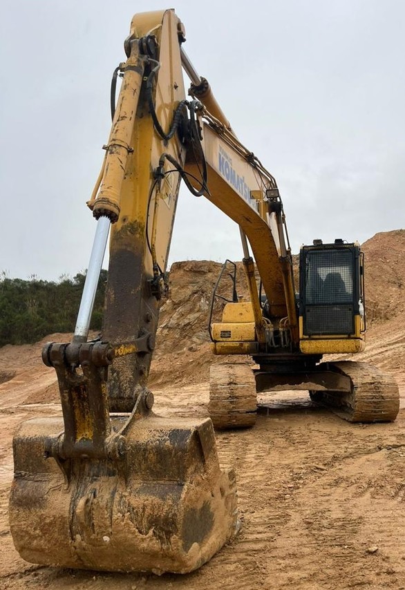 Komatsu PC200 8B - 08/08 3