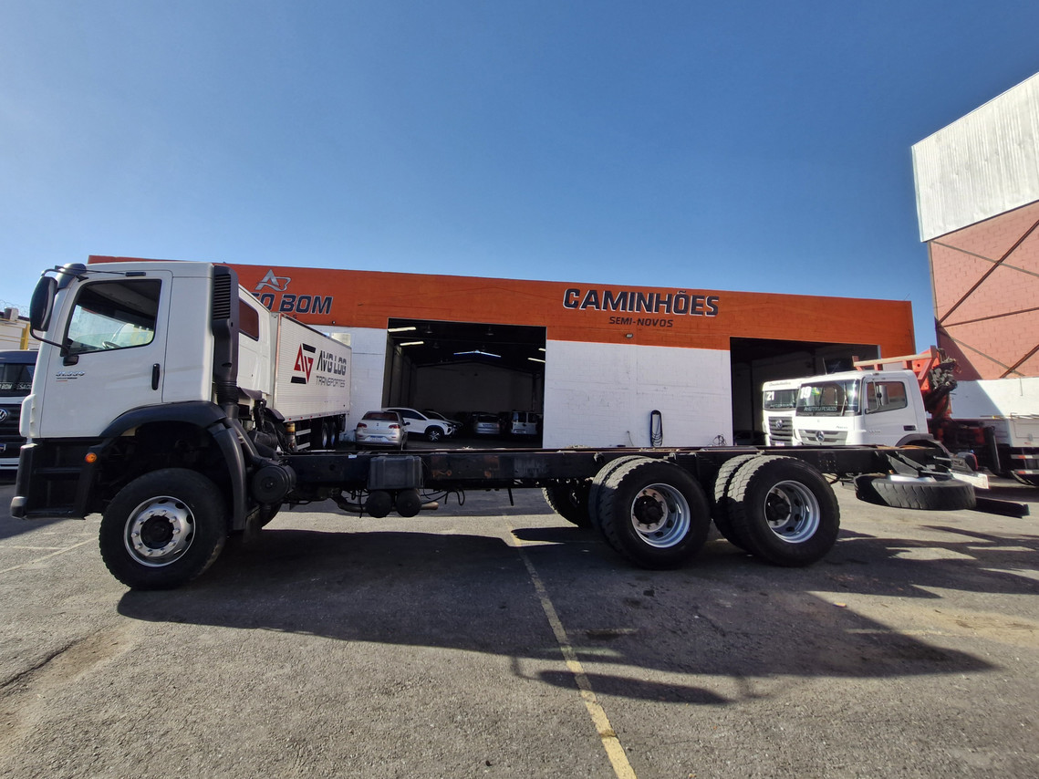 Volkswagen 31-330 E Constellation 6x4 - 13/14 14