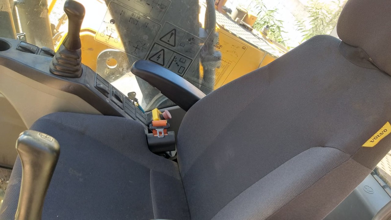 Volvo EC220D - 20/20 13