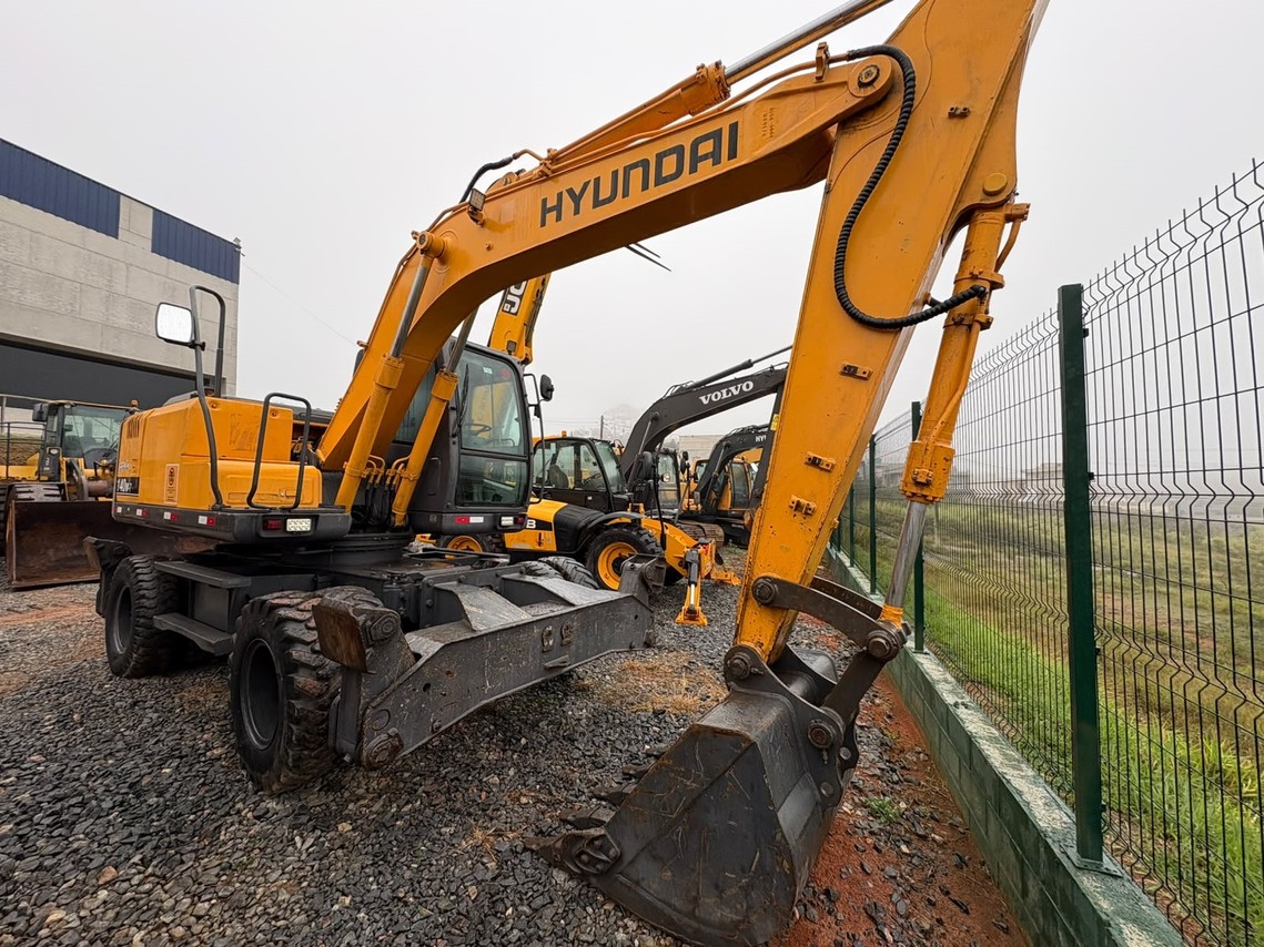 Hyundai R140 - 08/08 2