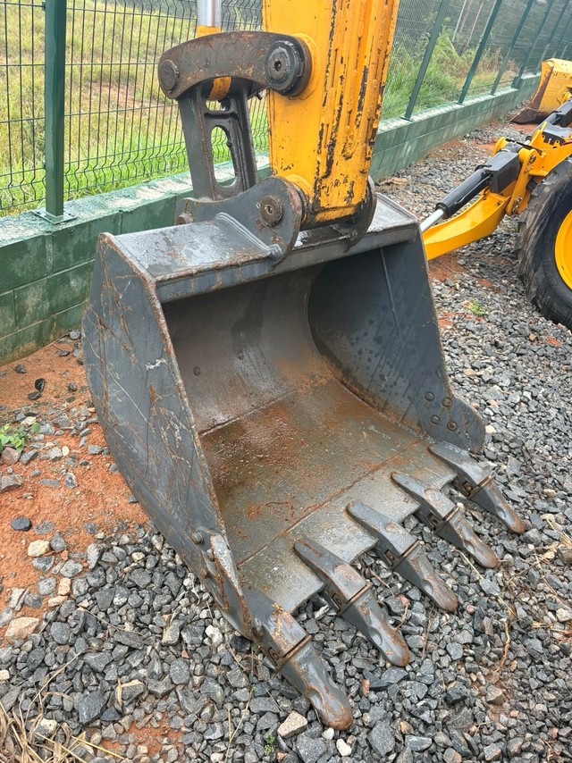 Hyundai R140 - 08/08 8