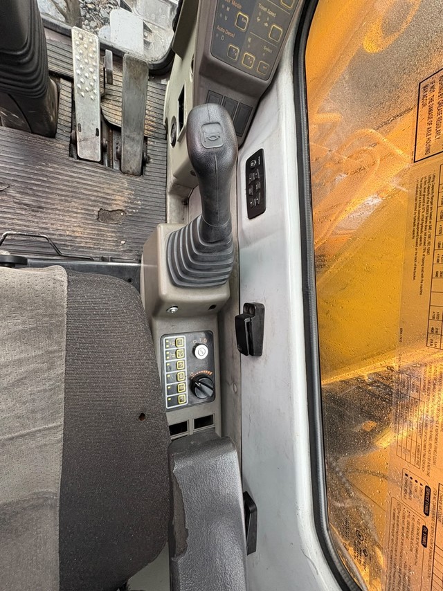 Hyundai R140 - 08/08 10