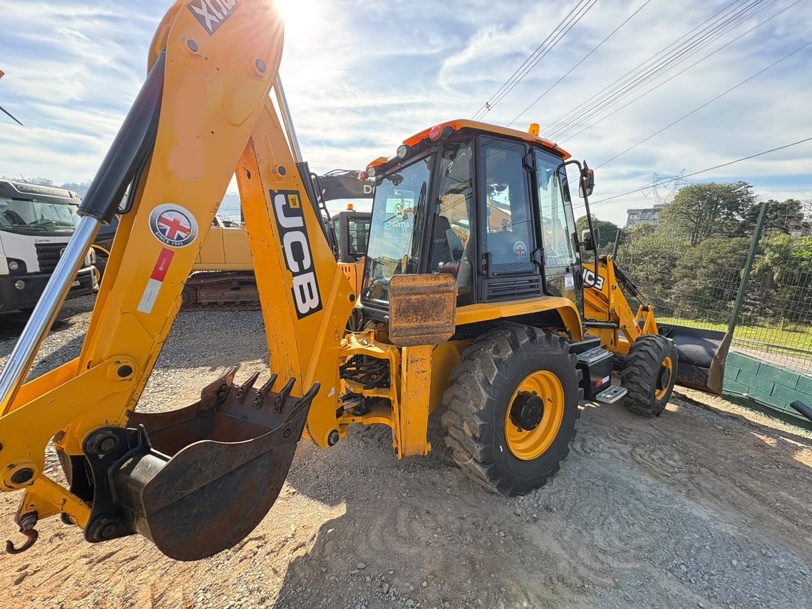 JCB 3CX - 25/25 23
