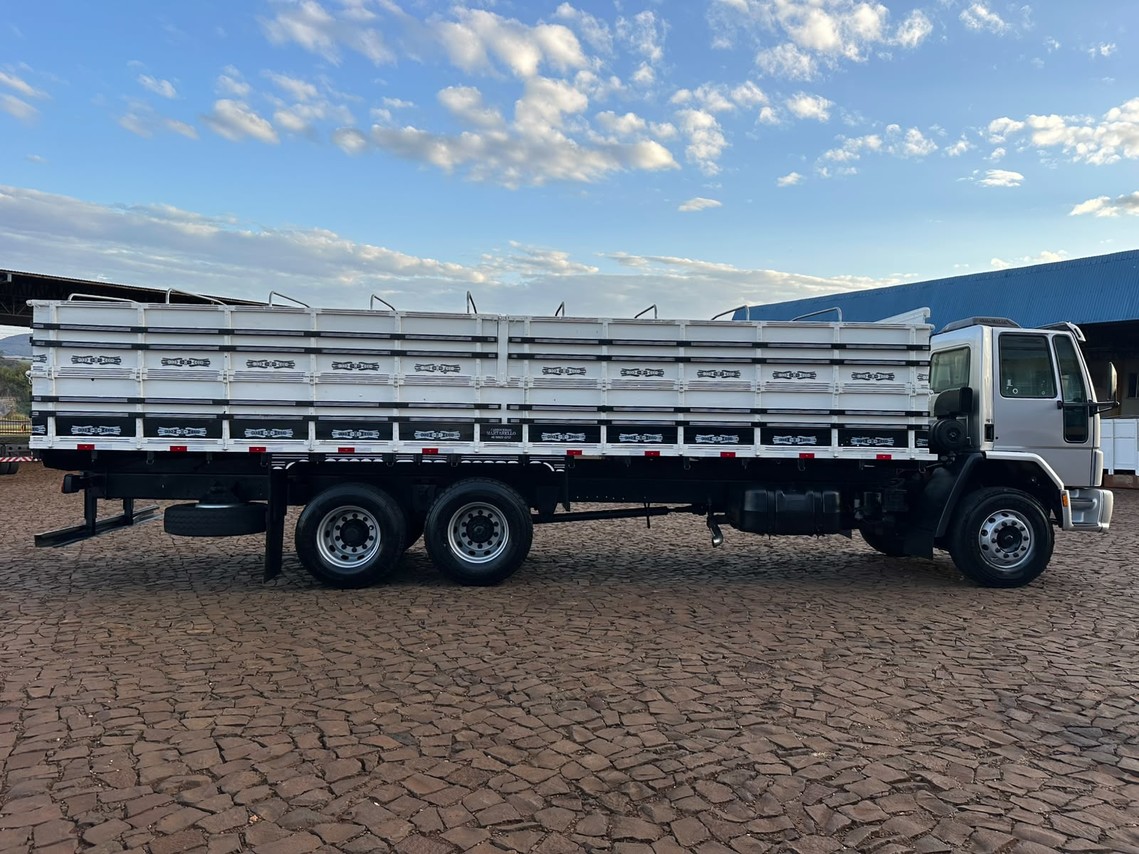 Ford Cargo2422 - 05/05 6