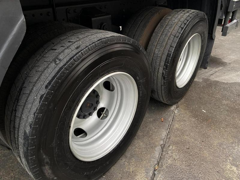 Volkswagen 13-180 Delivery 6x2 - 25/26 6
