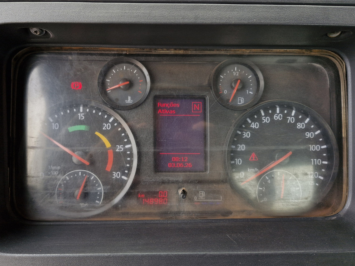 Volkswagen 31-330 E Constellation 6x4 - 13/14 4